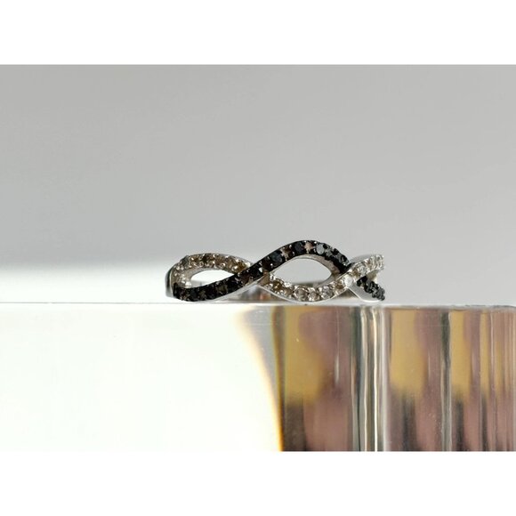 Infinity Symbol CZ & Black Spinel Unusual 925 Sterling Silver Vintage Ring sz 8 - Picture 2 of 10